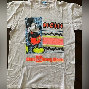 Vintage Disney World Mickey Mouse t-shirt
